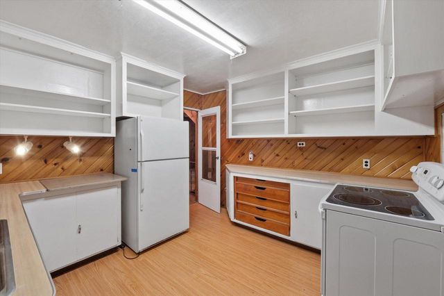 W349S4002 Waterville ROAD, Dousman, WI 53118