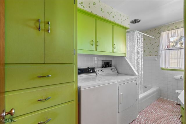 6779 Easton Street, Louisville, OH 44641