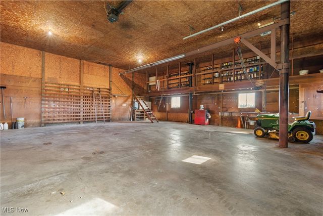 6779 Easton Street, Louisville, OH 44641