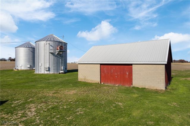 6779 Easton Street, Louisville, OH 44641