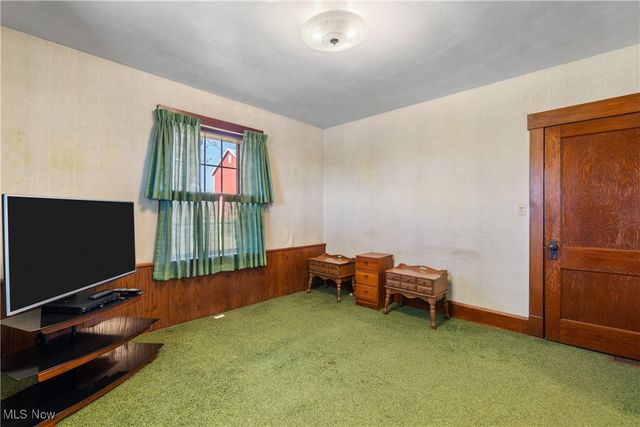 6779 Easton Street, Louisville, OH 44641