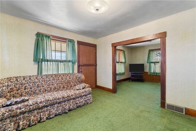 6779 Easton Street, Louisville, OH 44641