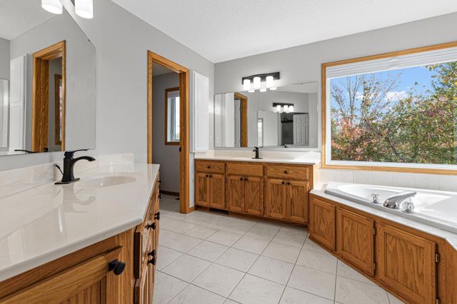 19700 Everest Path, Farmington, MN 55024