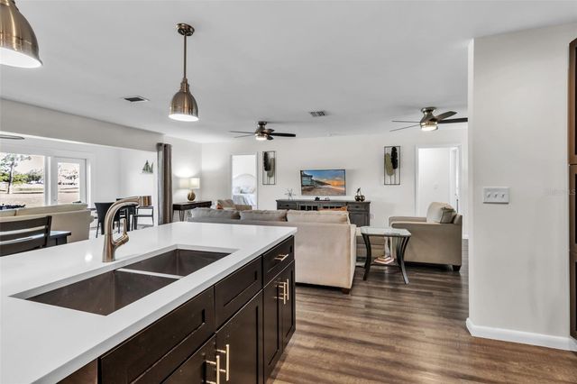 5519 PALM AIRE DRIVE, Sarasota, FL 34243