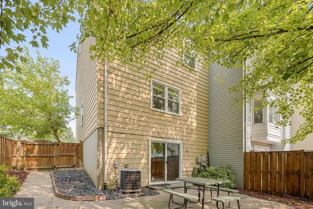7400 MEADOWLEIGH WAY, Alexandria, VA 22315