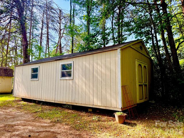 1668 Lane Road, Mount Holly, NC 28120