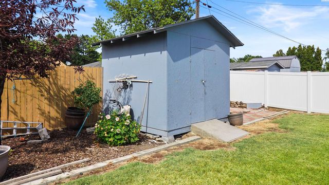 415 E Sylvan Dr., Othello, WA 99344