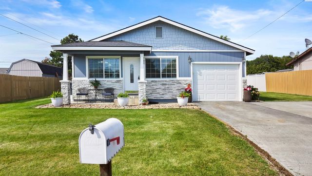 415 E Sylvan Dr., Othello, WA 99344