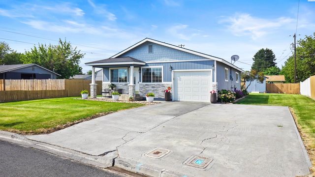 415 E Sylvan Dr., Othello, WA 99344