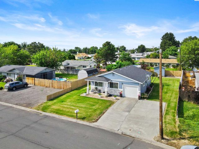 415 E Sylvan Dr., Othello, WA 99344