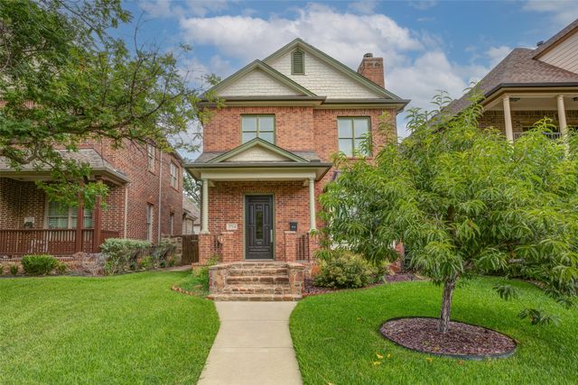 3714 Clarke Avenue, Fort Worth, TX 76107