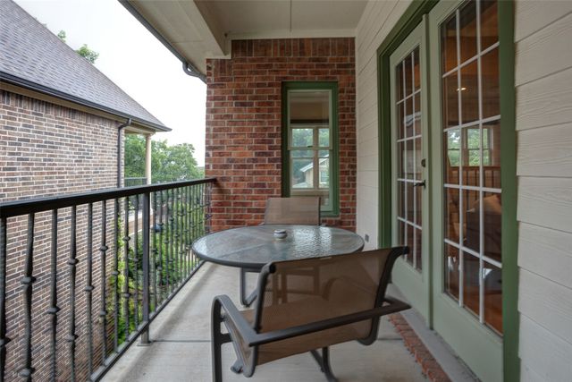 3714 Clarke Avenue, Fort Worth, TX 76107