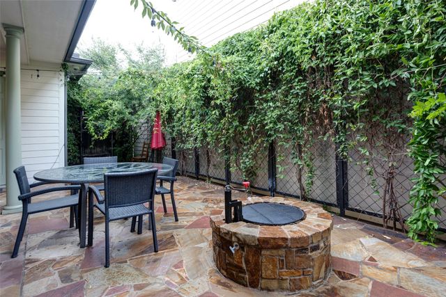 3714 Clarke Avenue, Fort Worth, TX 76107