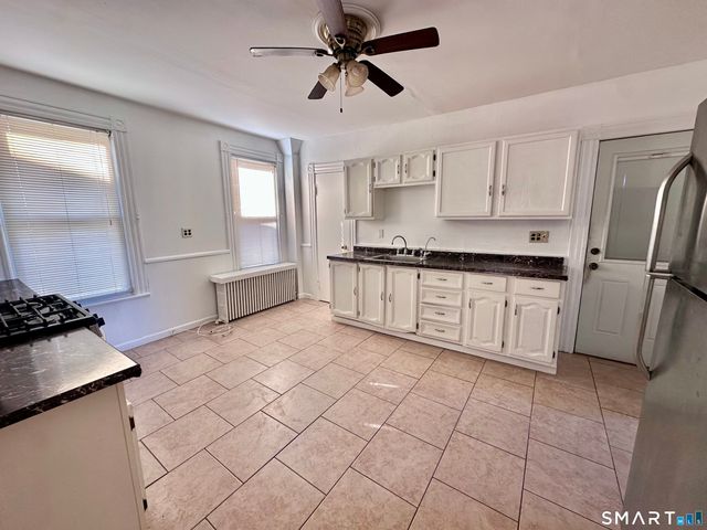 1082 Townsend Avenue 1st Floor, New Haven, CT 06512