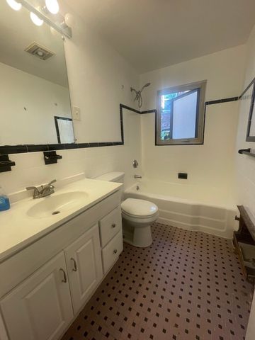 275 Tappan St II, Brookline, MA 02445