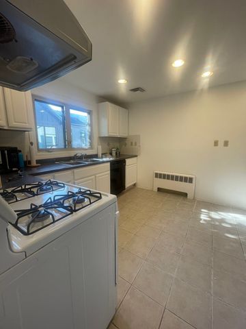 275 Tappan St II, Brookline, MA 02445