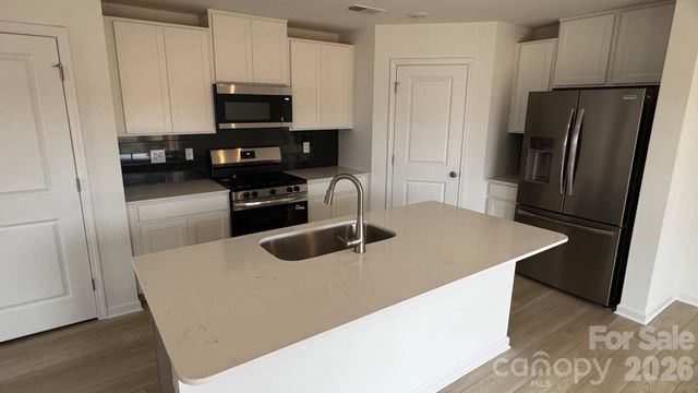 4063 Oxford Glen Drive OG 109, Claremont, NC 28610
