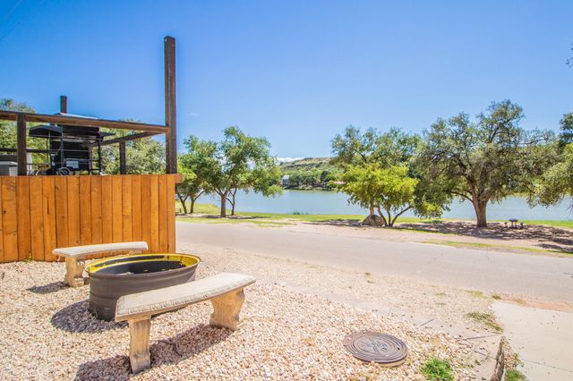 21 Comanche Drive, Lubbock, TX 79404