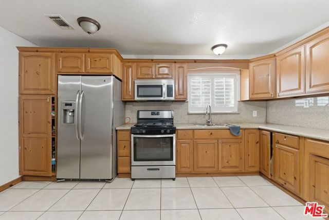 1224 Poplar Street, San Bernardino, CA 92410