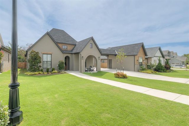 1732 Parkwood Avenue, Edmond, OK 73034