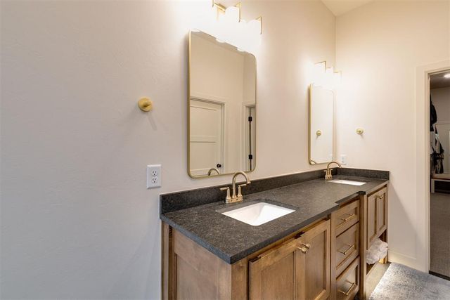 1732 Parkwood Avenue, Edmond, OK 73034
