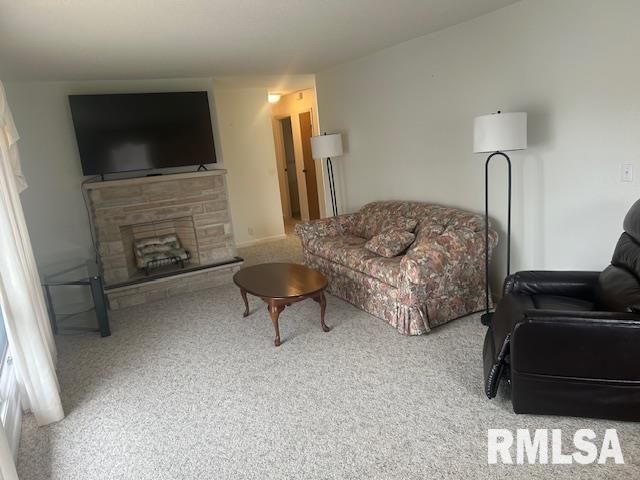 309 N CLAY Street, Taylorville, IL 62568