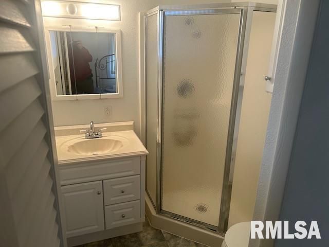 309 N CLAY Street, Taylorville, IL 62568