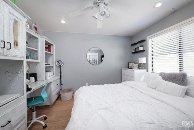 1113 Calle Extrano, Bakersfield, CA 93309