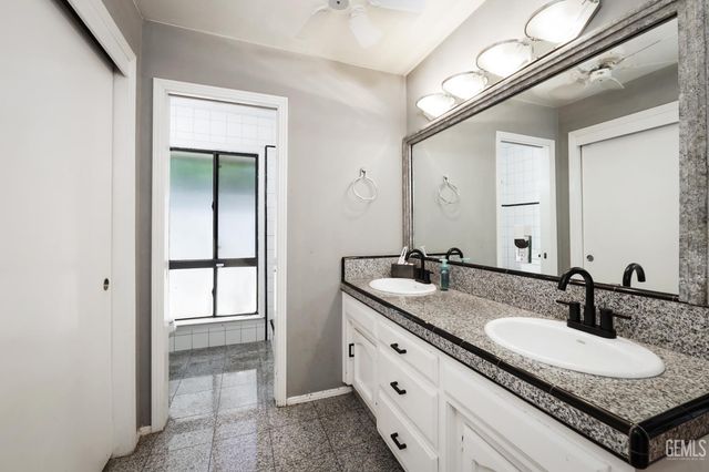 1113 Calle Extrano, Bakersfield, CA 93309