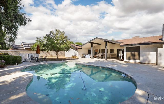 1113 Calle Extrano, Bakersfield, CA 93309