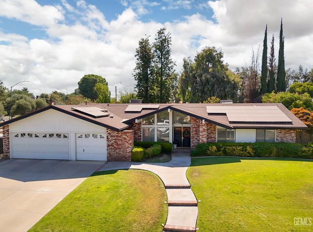 1113 Calle Extrano, Bakersfield, CA 93309