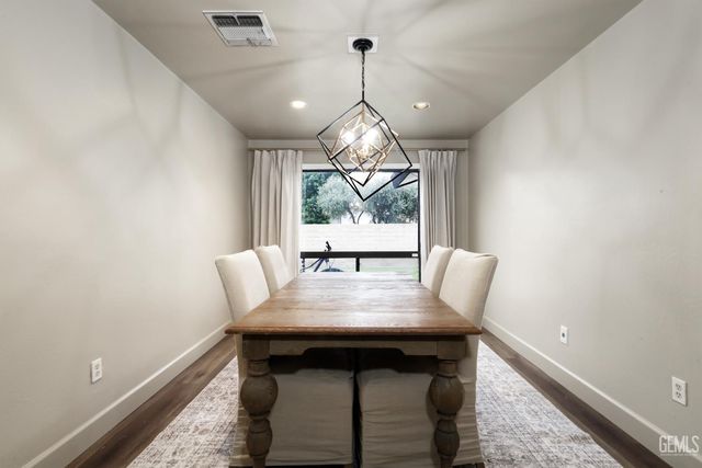 1113 Calle Extrano, Bakersfield, CA 93309