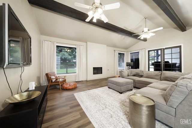 1113 Calle Extrano, Bakersfield, CA 93309