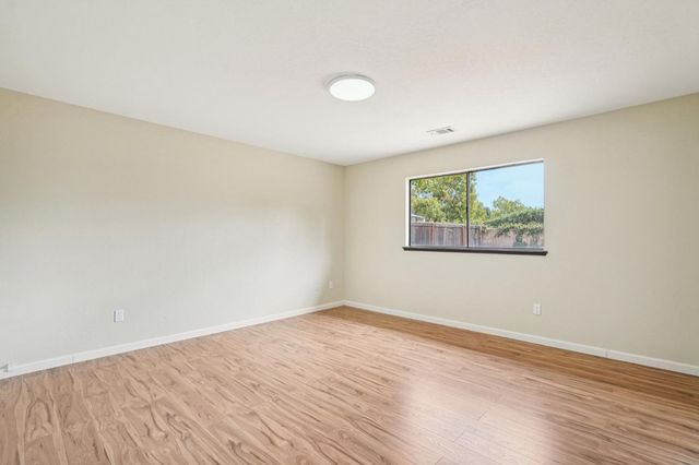 8770 Superb Cir, Elk Grove, CA 95624