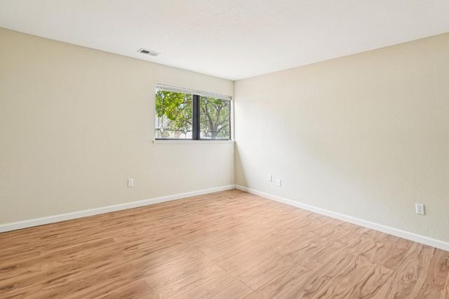 8770 Superb Cir, Elk Grove, CA 95624