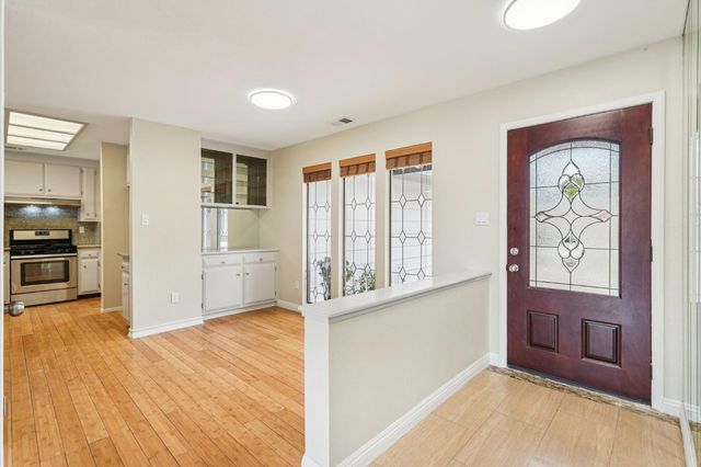 8770 Superb Cir, Elk Grove, CA 95624