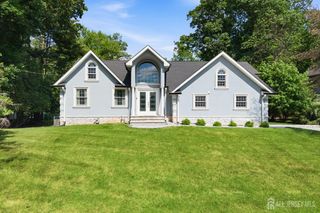 6 Whitewood Road, Edison, NJ 08820