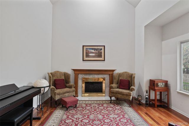 4325 Heatherstone Drive, Waterford Charter Township, MI 48329