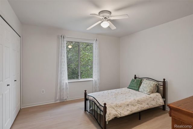 4325 Heatherstone Drive, Waterford Charter Township, MI 48329