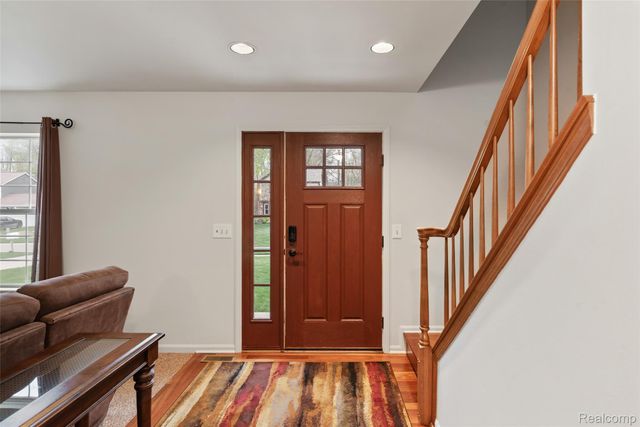 4325 Heatherstone Drive, Waterford Charter Township, MI 48329