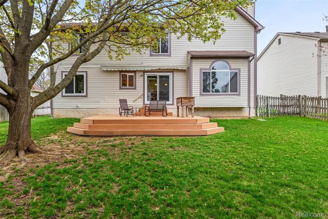4325 Heatherstone Drive, Waterford Charter Township, MI 48329