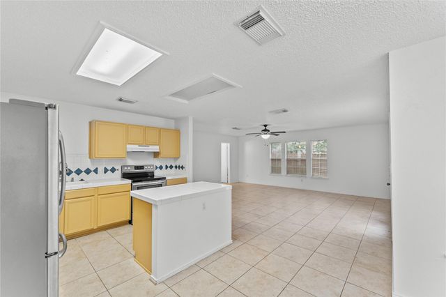 491 Emerald Fields LN, Kyle, TX 78640