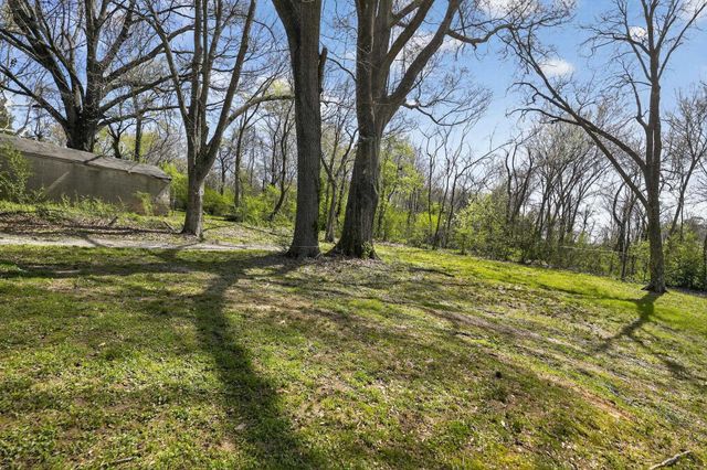 4033 CLEARPOOL CIRCLE RD, Memphis, TN 38118