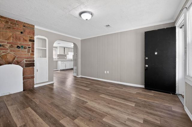 4033 CLEARPOOL CIRCLE RD, Memphis, TN 38118