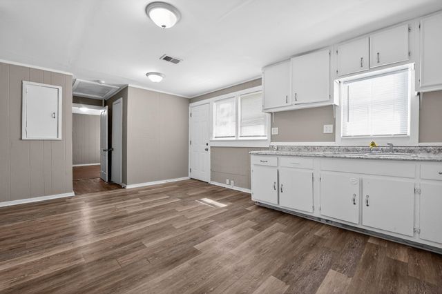 4033 CLEARPOOL CIRCLE RD, Memphis, TN 38118