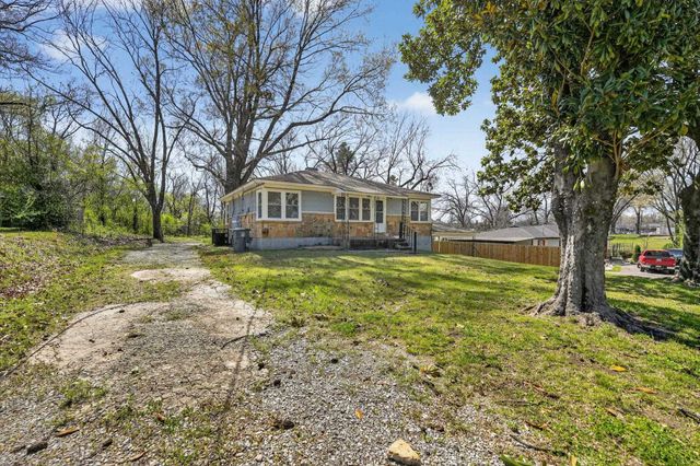 4033 CLEARPOOL CIRCLE RD, Memphis, TN 38118