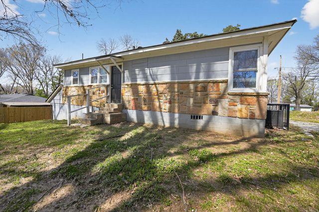 4033 CLEARPOOL CIRCLE RD, Memphis, TN 38118