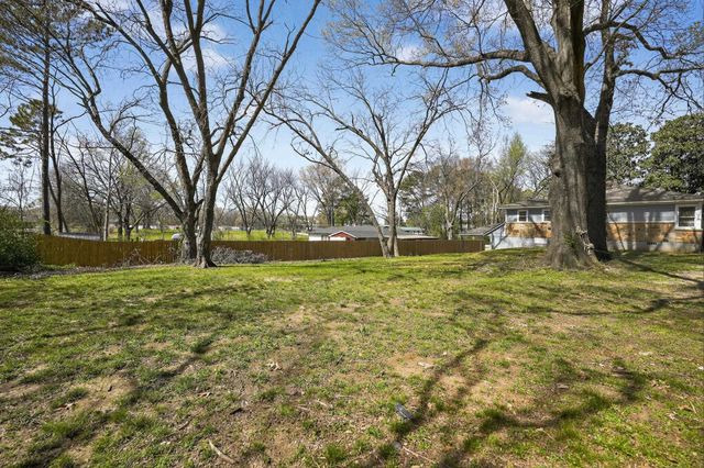 4033 CLEARPOOL CIRCLE RD, Memphis, TN 38118