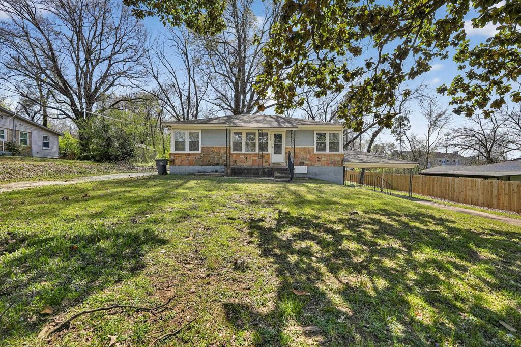4033 CLEARPOOL CIRCLE RD, Memphis, TN 38118