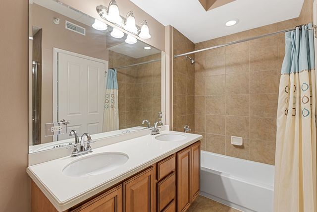 100 S Emerson Street 205, Mount Prospect, IL 60056
